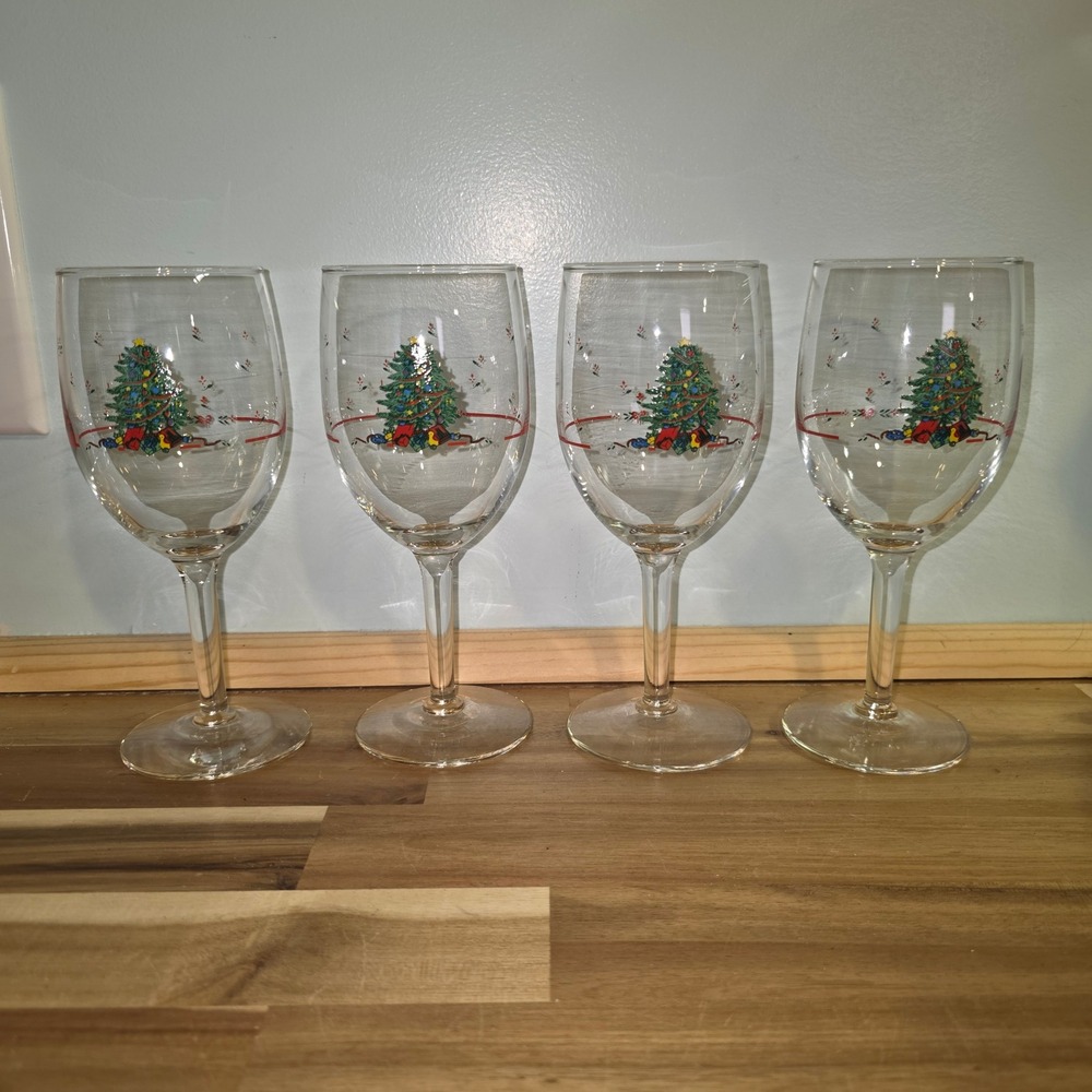 Set of 4 Christmas Tree Wine Glasses Holiday Stemware Festive Drinkware Clear‎